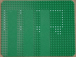 Baseplate 24 x 32 with Three Driveways with Set 355 Dots Pattern