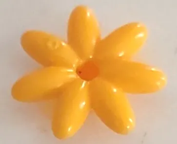 Friends Accessories Flower with 7 Thin Petals and Pin