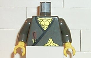 Torso Castle Ninja Wrap, Brown Dagger, Gold Star, Gold Scale Mail Pattern / Dark Gray Arms / Yellow Hands