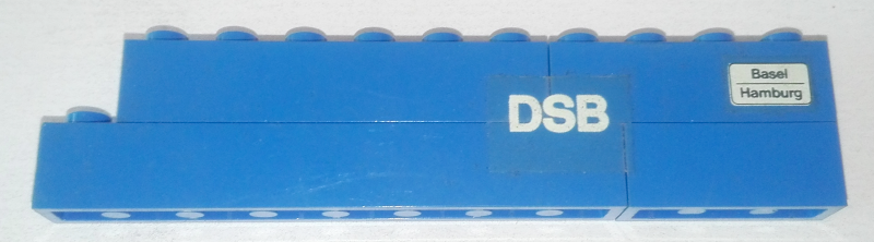 Stickered Assembly 11 x 1 x 2 with 'DSB' and 'Basel Hamburg' Pattern (Stickers) - Set 7818 - 1 Brick 1 x 3, 1 Brick 1 x 4, 1 Brick 1 x 6, 1 Brick 1 x 8
