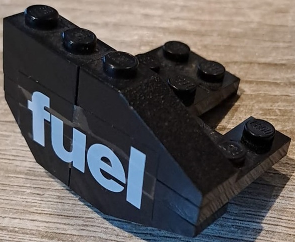 Stickered Assembly 5 x 4 x 2 1/3 with White 'fuel' Pattern Model Right Side (Sticker) - Set 5540