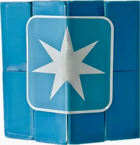 Stickered Assembly 4 x 4 x 1 1/3 with White Maersk Star Logo Pattern (Sticker) - Set 10219