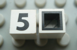 Modulex, Tile 1 x 1 with Black '5' Pattern (with black lining on sides only)
