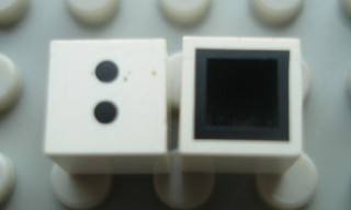 Modulex, Tile 1 x 1 with Black ':' Pattern (with black lining on top and sides)