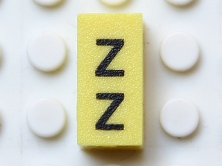 Modulex, Tile 1 x 2 with Black 'Z Z' Pattern (vertical)
