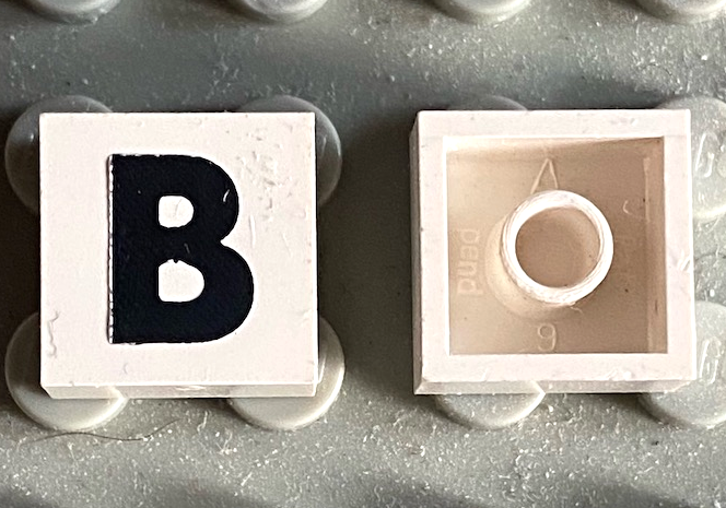 Modulex, Tile 2 x 2 with Black 'B' Pattern (with internal support)