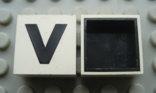 Modulex, Tile 2 x 2 with Black 'V' Pattern (Black internal lining no dot)