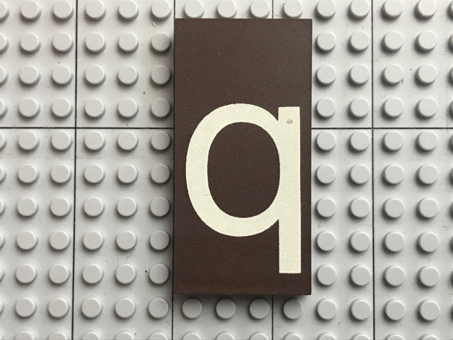 Modulex, Tile 4 x 8 with White 'q' Pattern