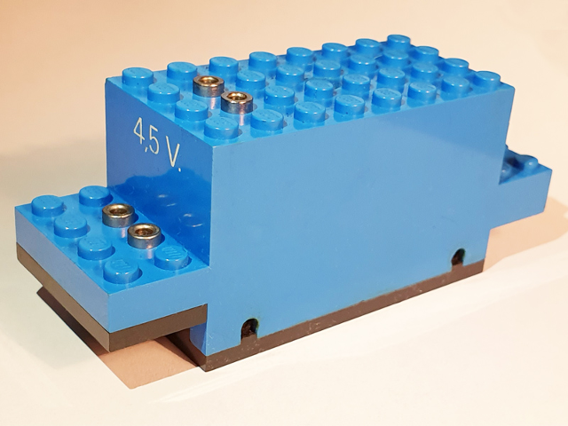 Electric, Motor 4.5V Type A 12 x 4 x 4 (Train) with White '4,5 V.' Pattern