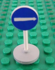 Road Sign with Post, Round with White Arrow Right Pattern, Type 2 Base