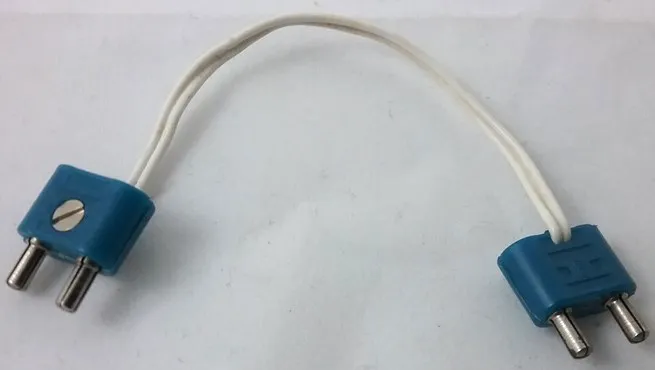 Electric, Wire 12V / 4.5V with 2 Leads, 14 Studs Long with 2 Blue Electric, Connector, 2-Way Male Rounded Narrow Type 1 with Cross-Cut Pins (x466c14 / bb0141c01)