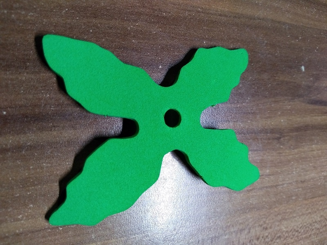 Foam Scala Tree Palm Leafs 10 x 7 with Hole #3152