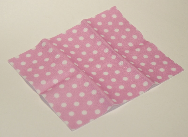Duplo, Cloth Blanket 8 x 10 cm with White Polka Dots Pattern