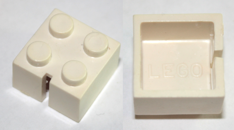 Brick 2 x 2 without Bottom Tubes, Slotted (with 1 slot)