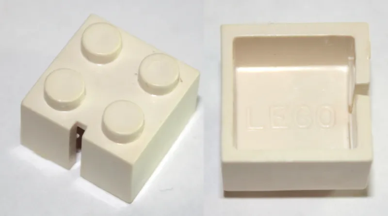 Brick 2 x 2 without Bottom Tubes, Slotted (with 1 slot)