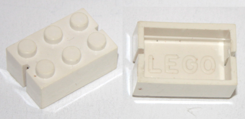 Brick 2 x 3 without Bottom Tubes, Slotted (with 2 slots, opposite)