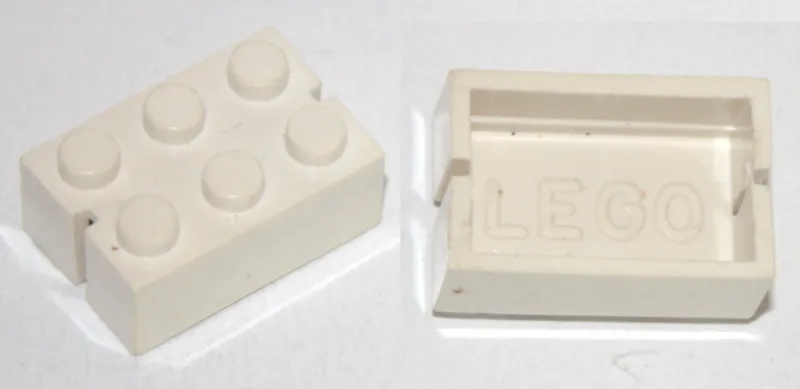 Brick 2 x 3 without Bottom Tubes, Slotted (with 2 slots, opposite)