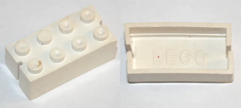 Brick 2 x 4 without Bottom Tubes, Slotted (with 2 slots, opposite)