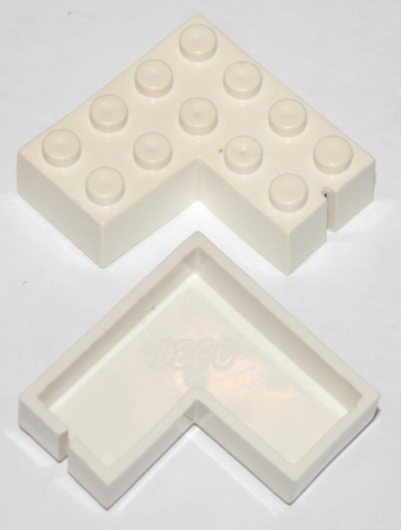Brick 4 x 4 Corner without Bottom Tubes, Slotted (with 1 slot, right side)