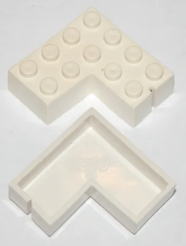 Brick 4 x 4 Corner without Bottom Tubes, Slotted (with 1 slot, right side)