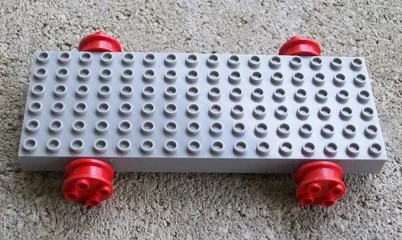 Minitalia Brick, Modified 16 x 6 with Wheels