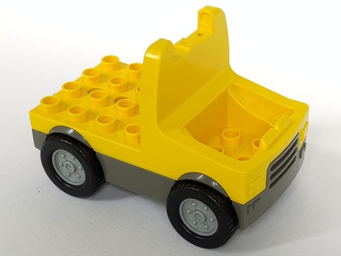 Duplo Truck with 4 x 4 Flatbed Plate and Wide Wheels