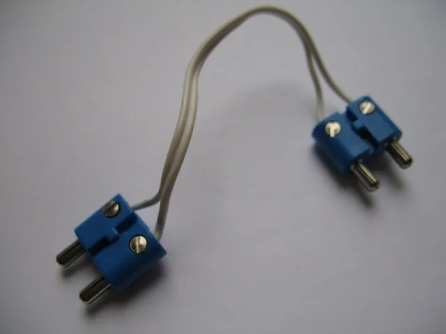 Electric, Wire 12V / 4.5V with 2 Leads, 14 Studs Long with 2 Blue Electric, Connector, 2-Way Male Rounded Narrow Type 2 with Cross-Cut Pins (x466c14 / bb0236bc01)
