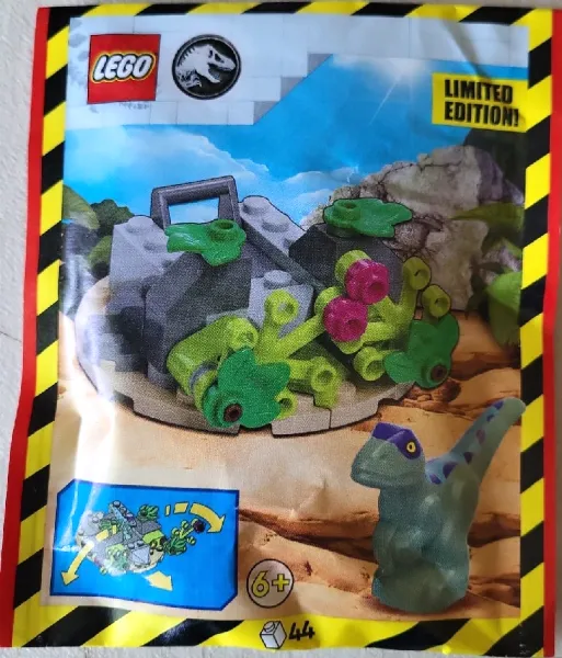 Raptor with Secret Hideout paper bag