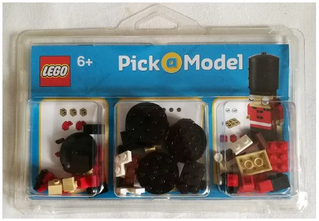 LEGO Brand Store Pick-a-Model - Guardsman blister pack