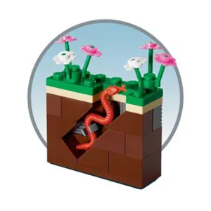 Monthly Mini Model Build Set - 2012 03 March, Garden and Earthworm polybag