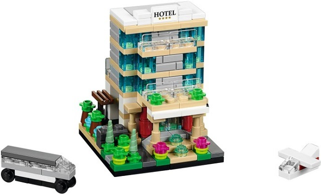 Bricktober Hotel (2015 Toys "R" Us Exclusive)