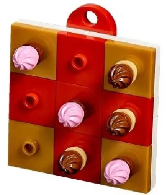 Advent Calendar 2018, Friends (Day 15) - Tic-Tac-Toe Puzzle Tree Ornament