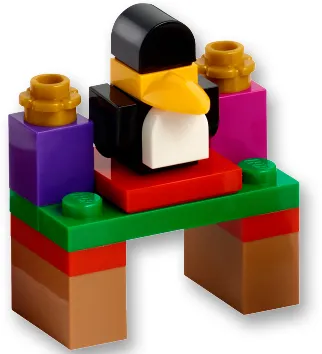 Advent Calendar 2022, Friends (Day 16) - Gift Table with Penguin