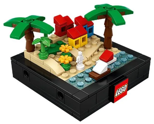 Bricktober Season Set 2/4 - Summer (2019 Toys "R" Us Exclusive)
