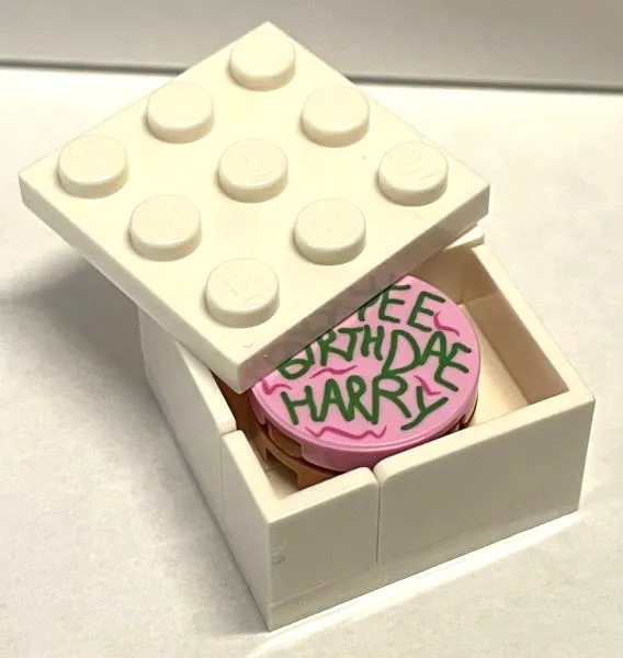 Advent Calendar 2021, Harry Potter (Day  5) - Cake & Box