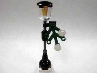 Advent Calendar 2009, City (Day  6) - Street Light with Garland