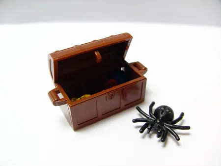 Advent Calendar 2008, Castle (Day 23) - Treasure Chest with Spider