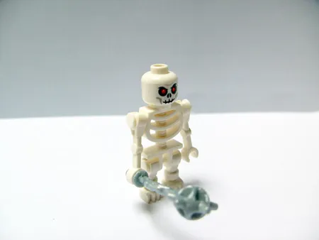 Advent Calendar 2008, Castle  (Day 4) - White Skeleton with Flail