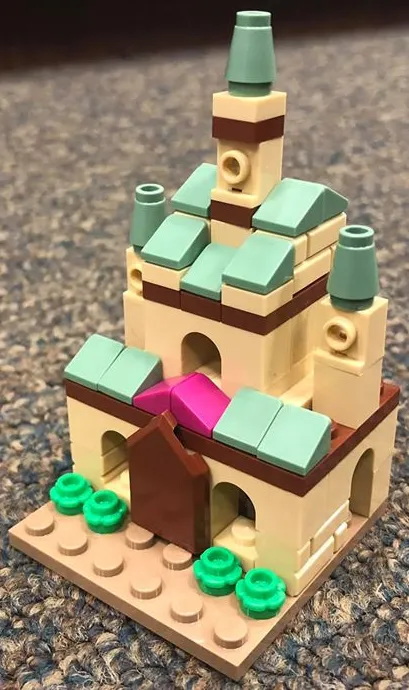 Barnes & Noble Exclusive Build - Arendelle Castle