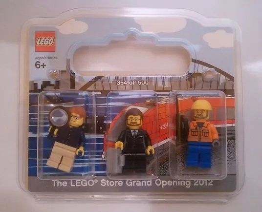 LEGO Store Grand Opening Exclusive Set, Jersey Gardens, Elizabeth, NJ blister pack