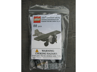 LEGO Store Grand Opening Exclusive Set, Roosevelt Field Mall, Garden City, NY