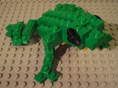 Tree Frog Sculpture (LEGOLAND California Ambassador Pass Exclusive)