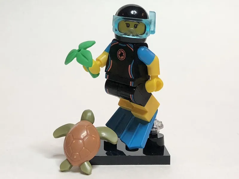 Sea Rescuer, Series 20 (Complete Set with Stand and Accessories)