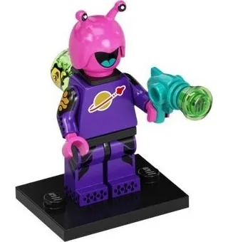 Space Creature, Series 22 (Complete Set with Stand and Accessories)