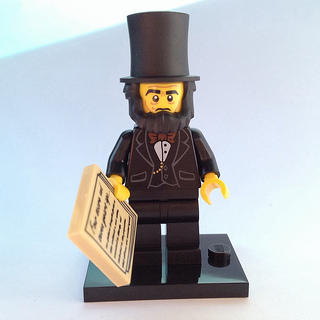 Abraham Lincoln, The LEGO Movie (Complete Set with Stand and Accessories)
